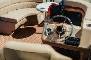 Intérieur bateau ponton intérieur potoon boat
